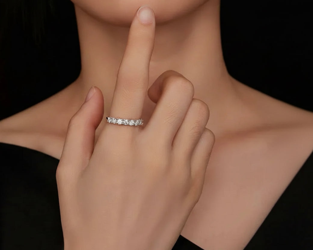 BAMOER 0.8CT D Color VVS1 EX Round Moissanite Ring 925 Sterling Silver Eternity Ring Women Engagement Wedding Luxury Band