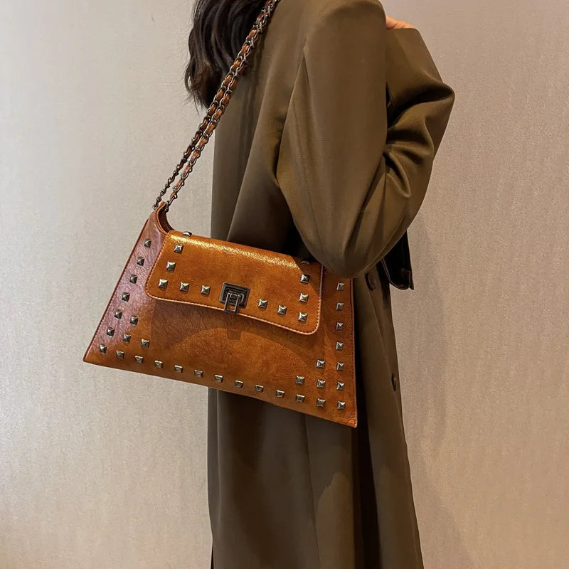 Women's Luxury Designer PU Leather Crossbody Bag Zipper Closure Chain Strap Retro Rivet Messenger Hobo Purse Daily Use