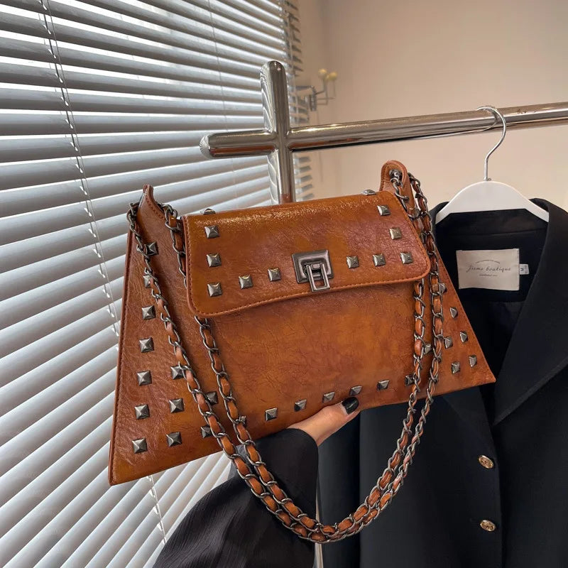 Women's Luxury Designer PU Leather Crossbody Bag Zipper Closure Chain Strap Retro Rivet Messenger Hobo Purse Daily Use