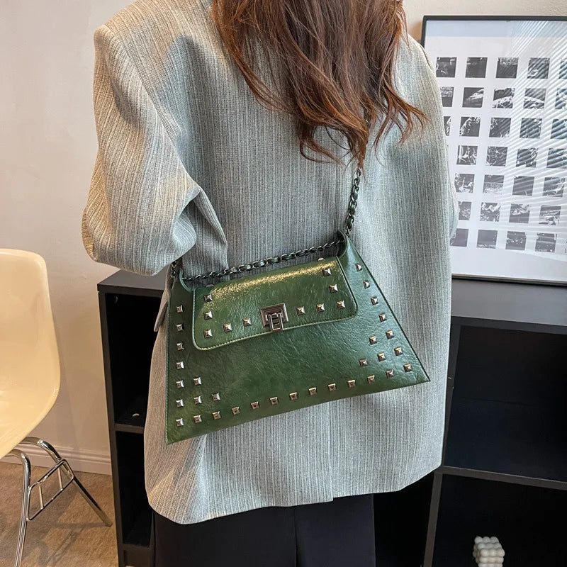 Women's Luxury Designer PU Leather Crossbody Bag Zipper Closure Chain Strap Retro Rivet Messenger Hobo Purse Daily Use