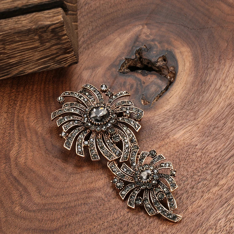 Hot Gray Crystal Flower Brooch Pin For Women Antique Gold Arabesque Rhinestone Brooch Lapel Scarf Broches Vintage Jewelry