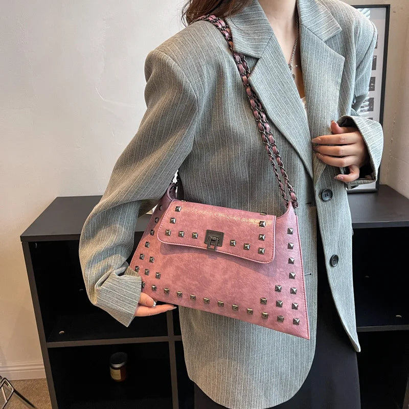 Women's Luxury Designer PU Leather Crossbody Bag Zipper Closure Chain Strap Retro Rivet Messenger Hobo Purse Daily Use