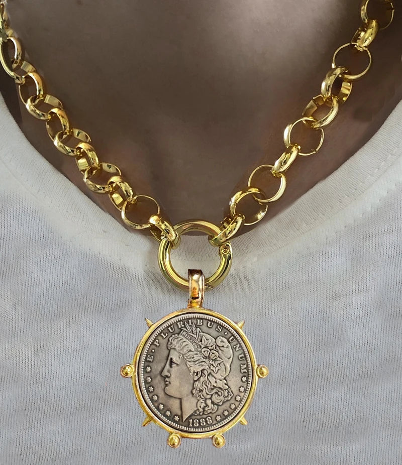 Hyperbole Gothic Cuban Chunky Necklace for Women Vintage Queen Coin Pendant Necklace Statement Hip hop Jewelry