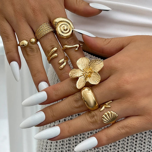 Vintage Gold Ring Set – 8-Piece Bohemian Flower, Shell & Geometric Design