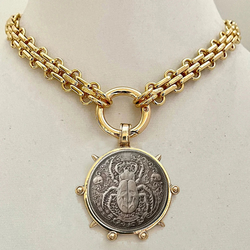 Hyperbole Gothic Cuban Chunky Necklace for Women Vintage Queen Coin Pendant Necklace Statement Hip hop Jewelry