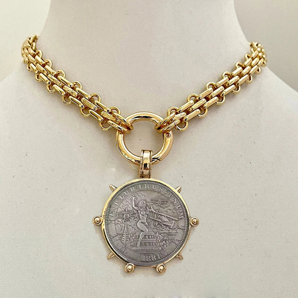 Hyperbole Gothic Cuban Chunky Necklace for Women Vintage Queen Coin Pendant Necklace Statement Hip hop Jewelry