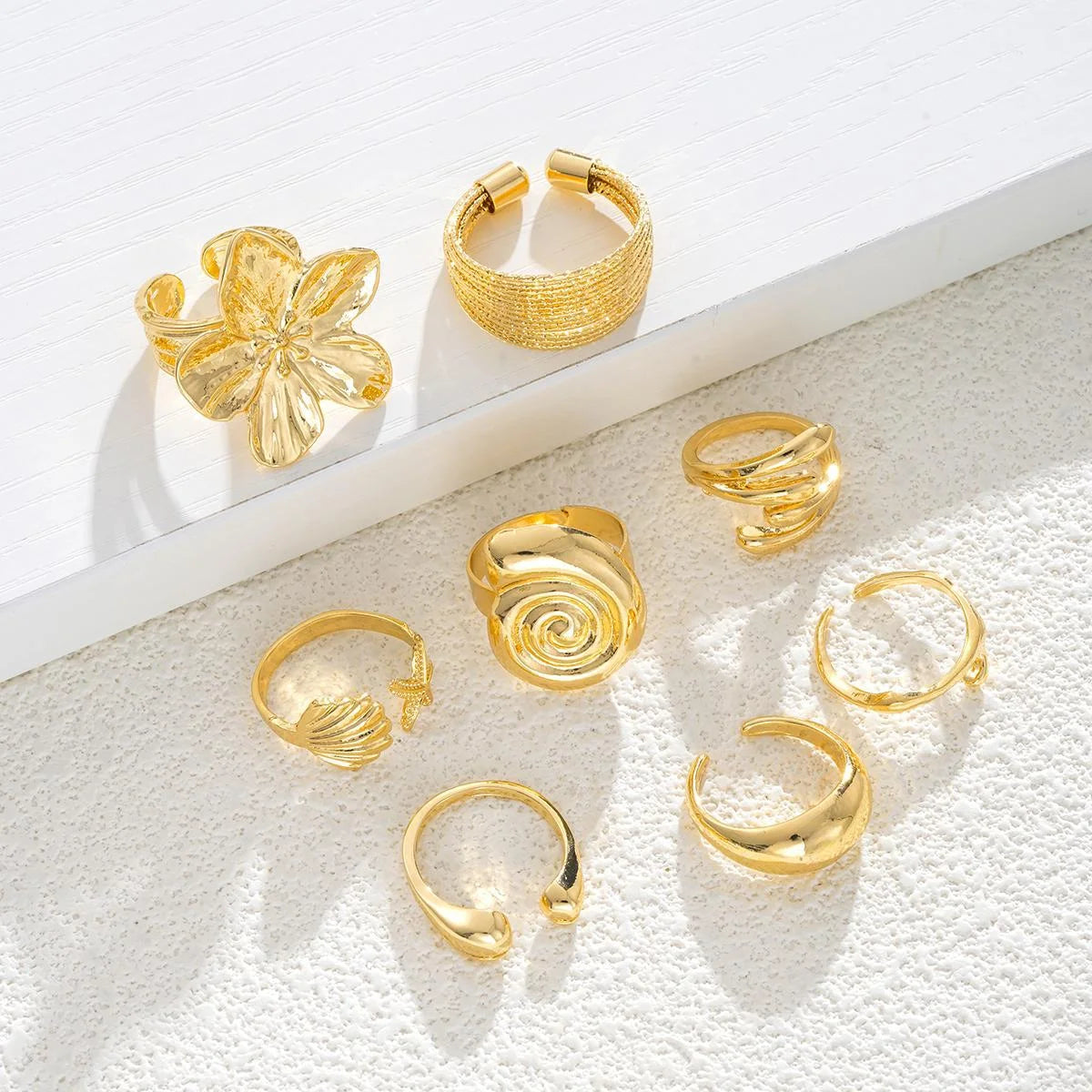 Vintage Gold Ring Set – 8-Piece Bohemian Flower, Shell & Geometric Design