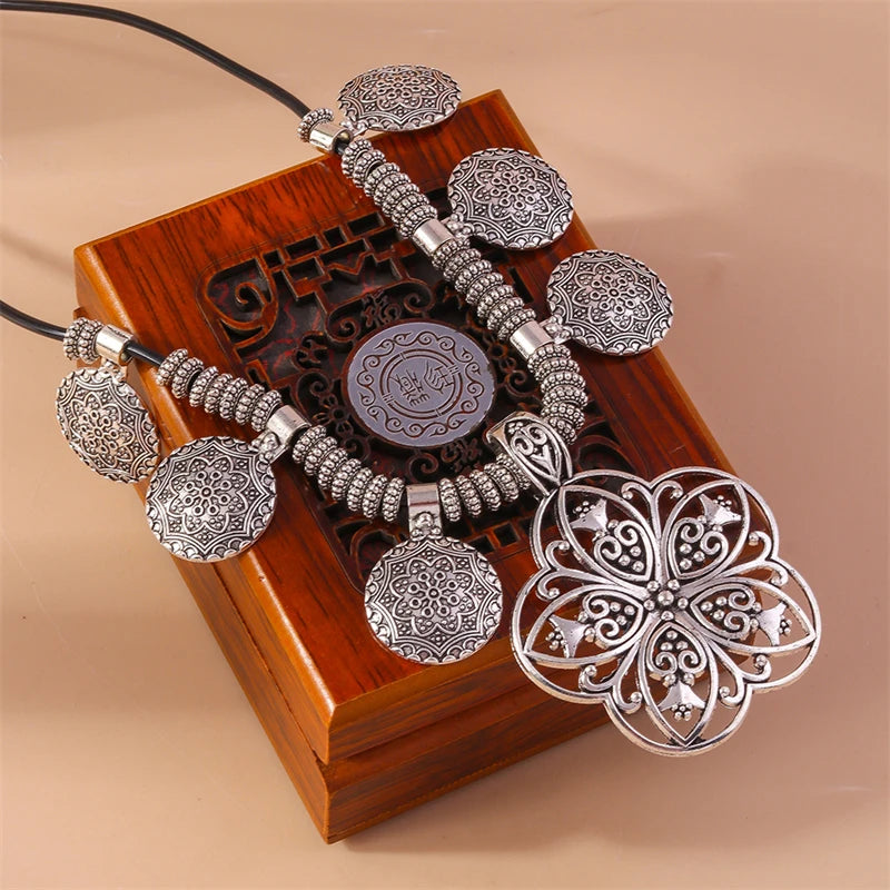 Ethnic Tibetan Silver Alloy Flower Pendant Necklace for Women Girls Party Holiday Jewelry Accessories