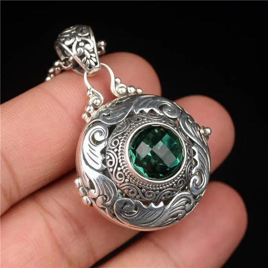 Vintage-Style Green Locket Pendant – Silver Tone