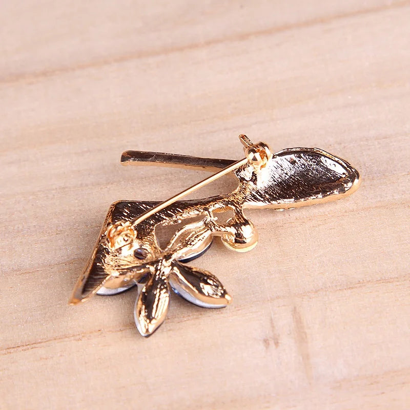 Women's Crystal High Heel Shoe Brooch – Rhinestone Floral Lapel Pin