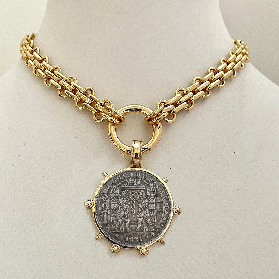 Hyperbole Gothic Cuban Chunky Necklace for Women Vintage Queen Coin Pendant Necklace Statement Hip hop Jewelry