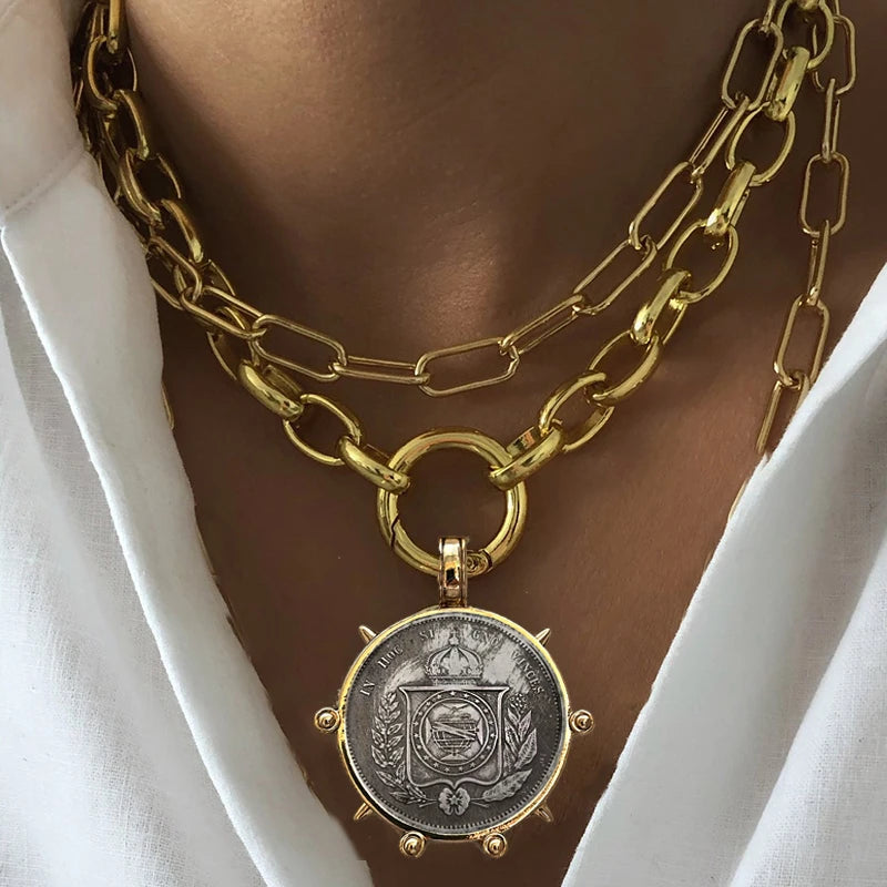 Hyperbole Gothic Cuban Chunky Necklace for Women Vintage Queen Coin Pendant Necklace Statement Hip hop Jewelry