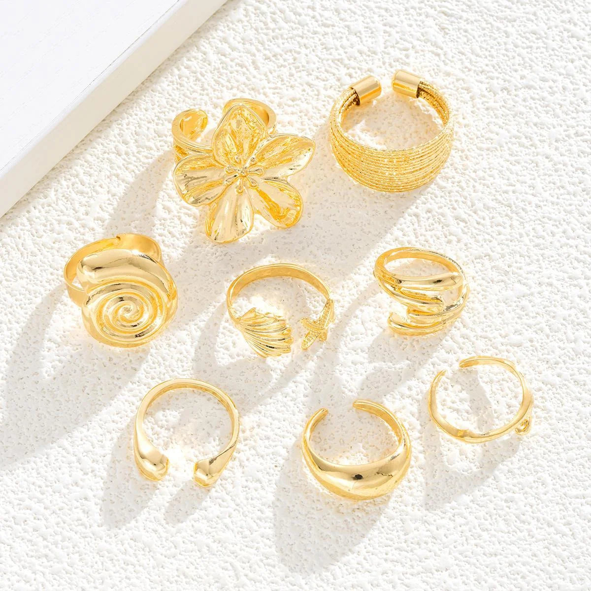 Vintage Gold Ring Set – 8-Piece Bohemian Flower, Shell & Geometric Design