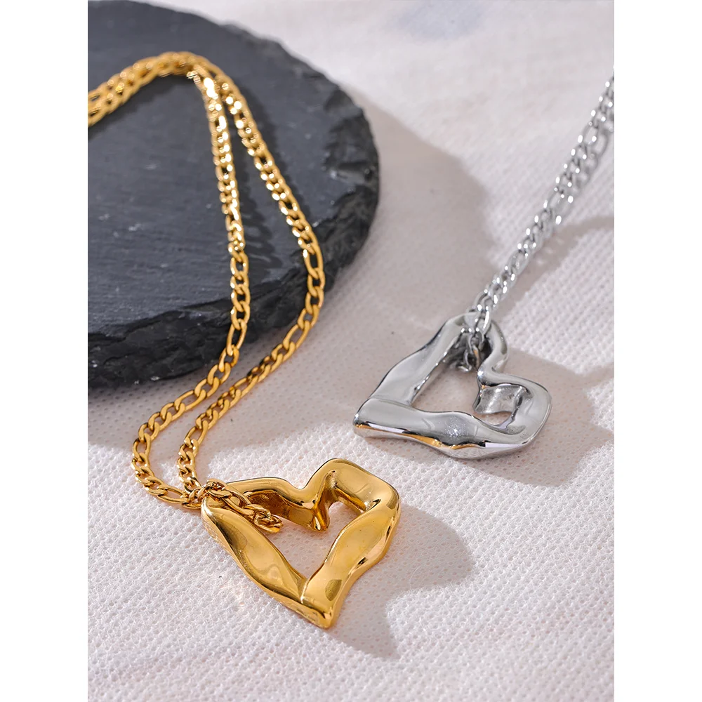 2024 Minimalist Heart Love Hollow Necklace Pendant 18K Plated Stainless Steel Charm Romantic Jewelry Bijoux Femme Gift