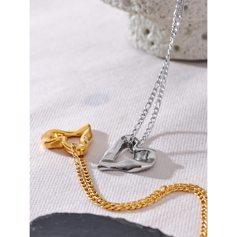 2024 Minimalist Heart Love Hollow Necklace Pendant 18K Plated Stainless Steel Charm Romantic Jewelry Bijoux Femme Gift