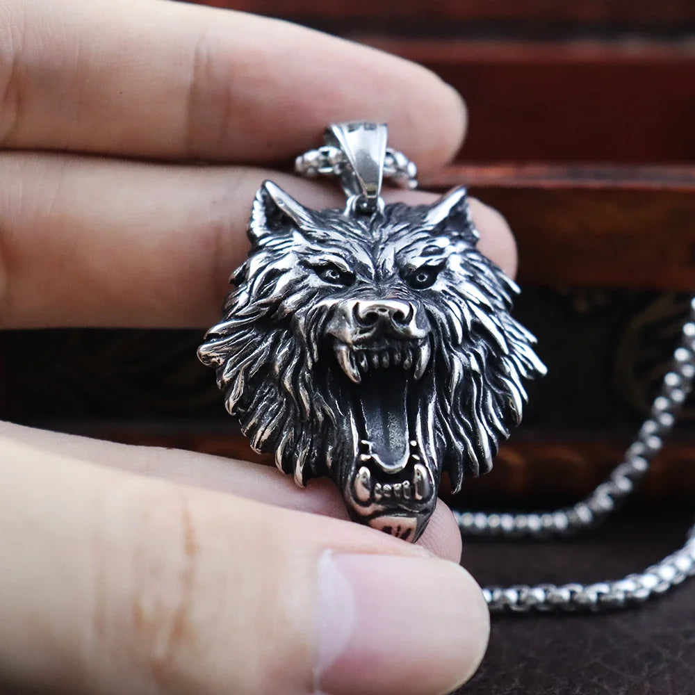 New Fashion Domineering Lion Necklaces Stylish man Stainless Steel Animal Pendant Punk Biker Amulet Gifts Accessories Jewelry