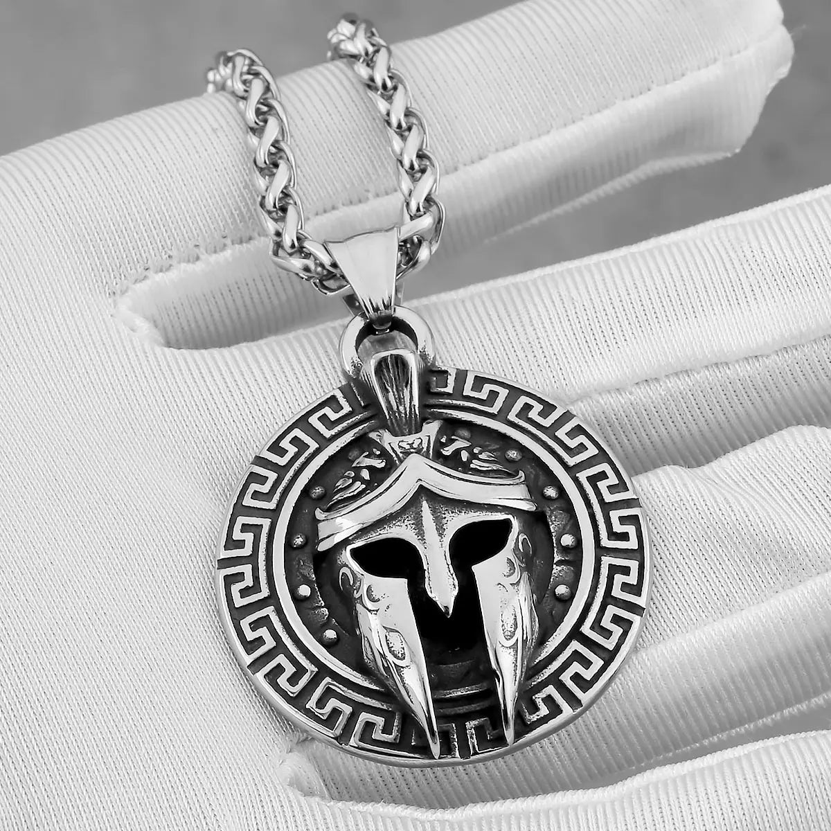 Viking Spartan Warrior Mask Necklace Stainless Steel Men Hip Hop Punk Amulet Pendant Necklace Vintage Warrior Jewelry Wholesale