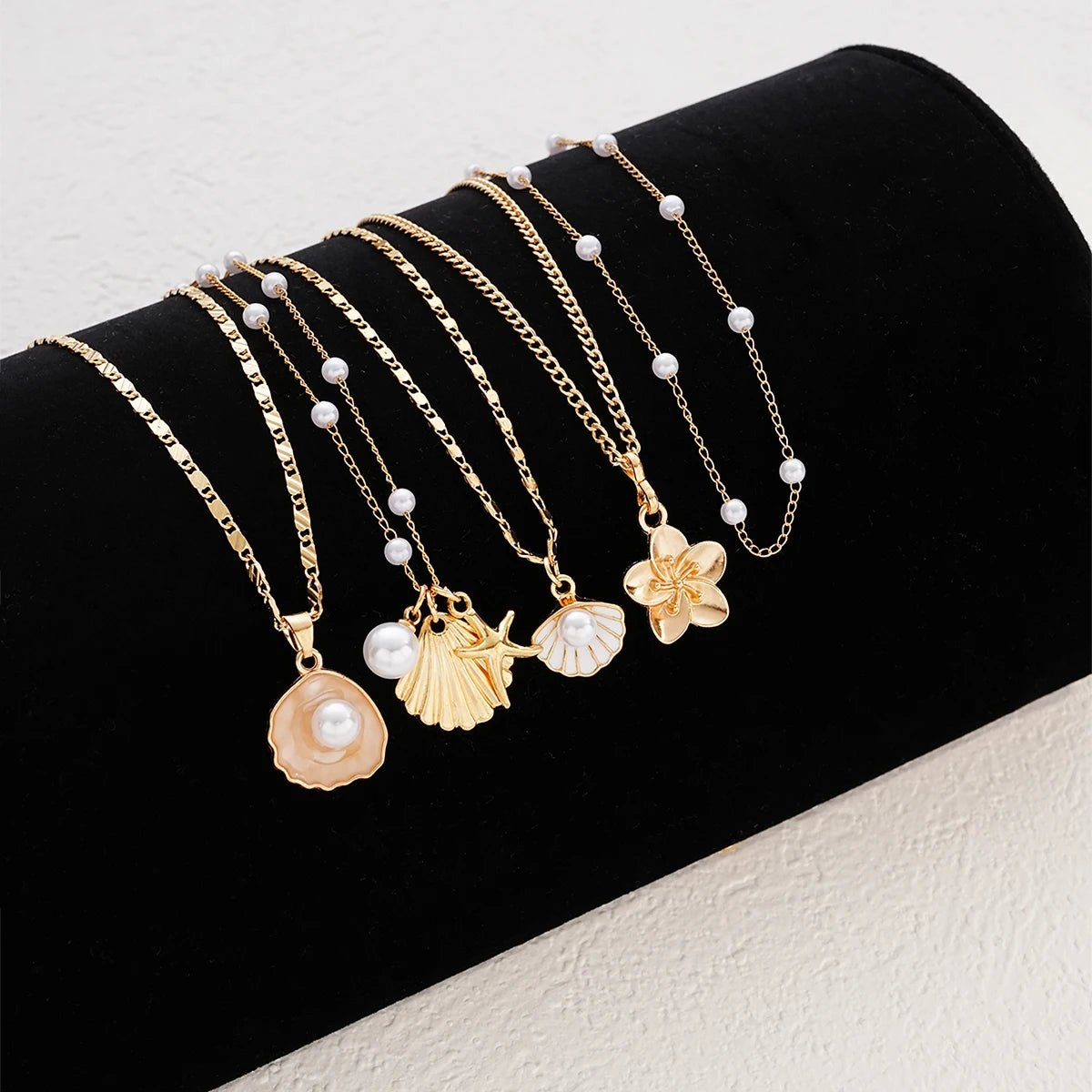 5 Pcs Boho Starfish Shell Pendant Necklace Set For Women Trendy Summer Beach Pearl Flower Necklaces Girls Travel Party Jewelry
