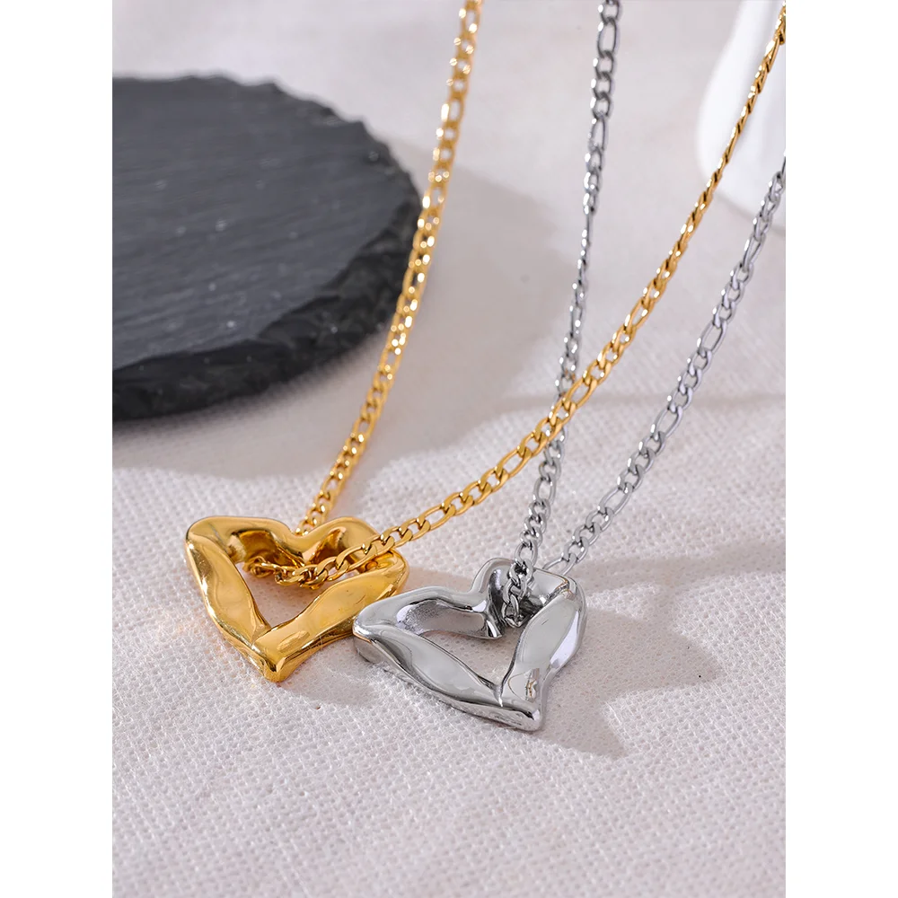 2024 Minimalist Heart Love Hollow Necklace Pendant 18K Plated Stainless Steel Charm Romantic Jewelry Bijoux Femme Gift