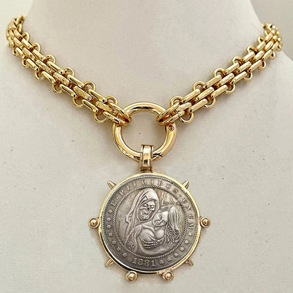 Hyperbole Gothic Cuban Chunky Necklace for Women Vintage Queen Coin Pendant Necklace Statement Hip hop Jewelry