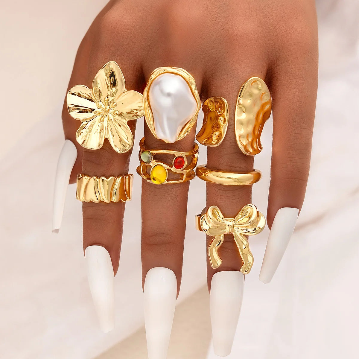Vintage Gold Ring Set – 8-Piece Bohemian Flower, Shell & Geometric Design