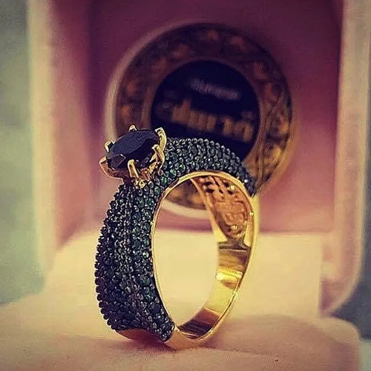 Luxury Gold & Black Stone Pavé Bridal Ring Set for Women