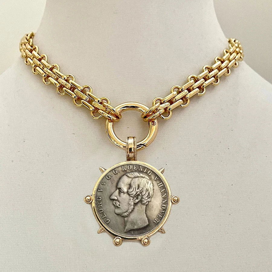 Hyperbole Gothic Cuban Chunky Necklace for Women Vintage Queen Coin Pendant Necklace Statement Hip hop Jewelry