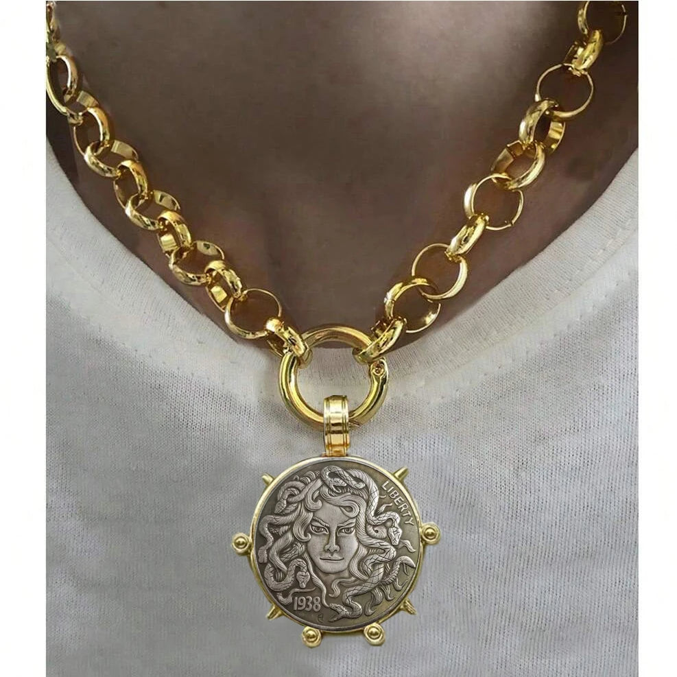Hyperbole Gothic Cuban Chunky Necklace for Women Vintage Queen Coin Pendant Necklace Statement Hip hop Jewelry