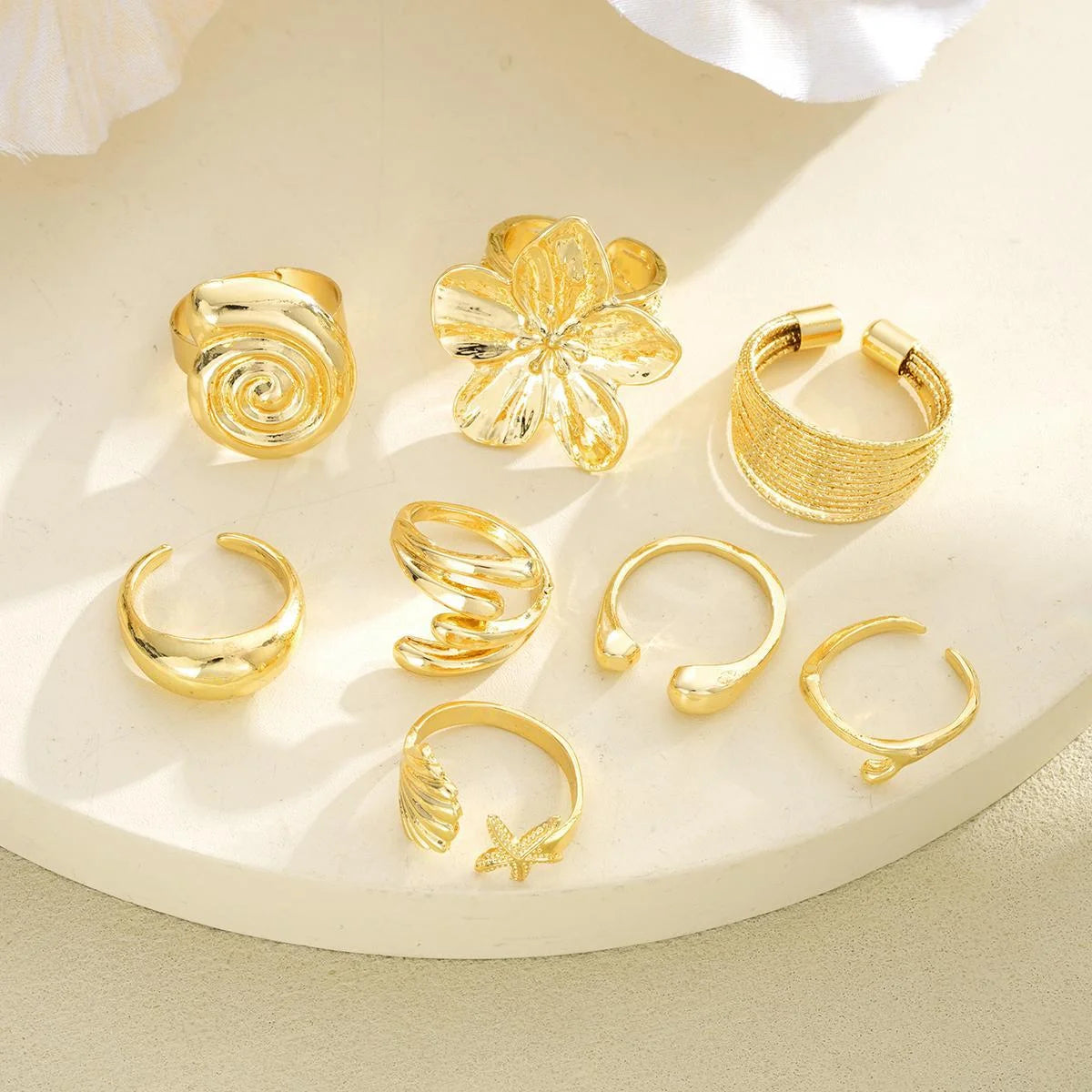 Vintage Gold Ring Set – 8-Piece Bohemian Flower, Shell & Geometric Design