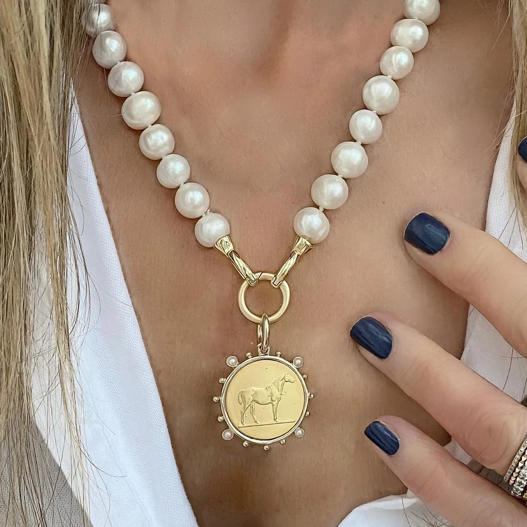 Hyperbole Gothic Cuban Chunky Necklace for Women Vintage Queen Coin Pendant Necklace Statement Hip hop Jewelry