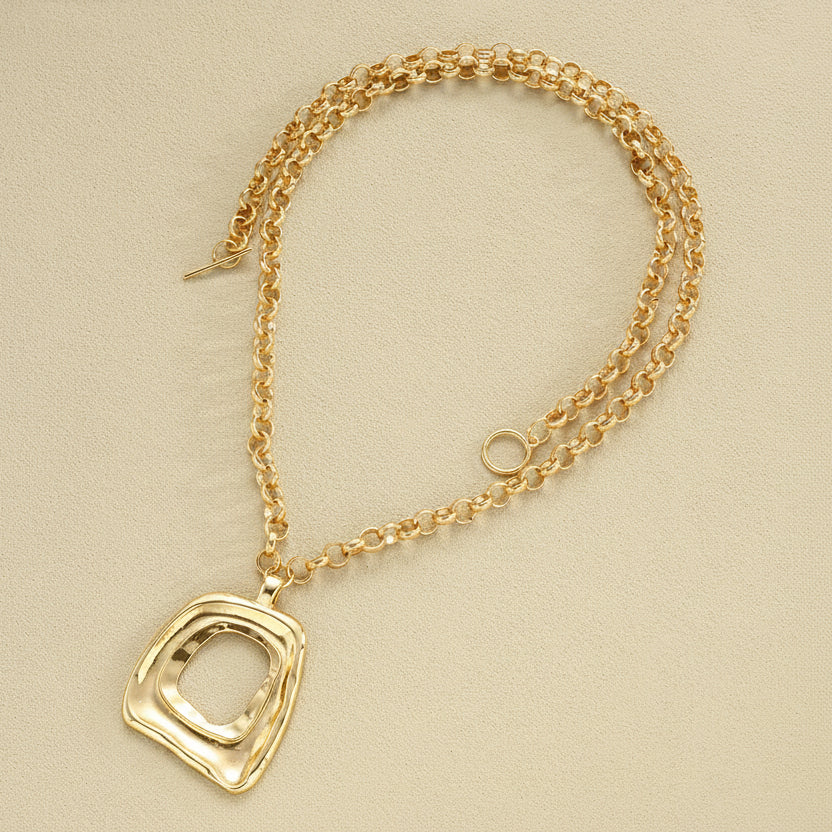 Women's Chunky Hollow Square Pendant Necklace | Gold Retro Geometry Toggle Chain