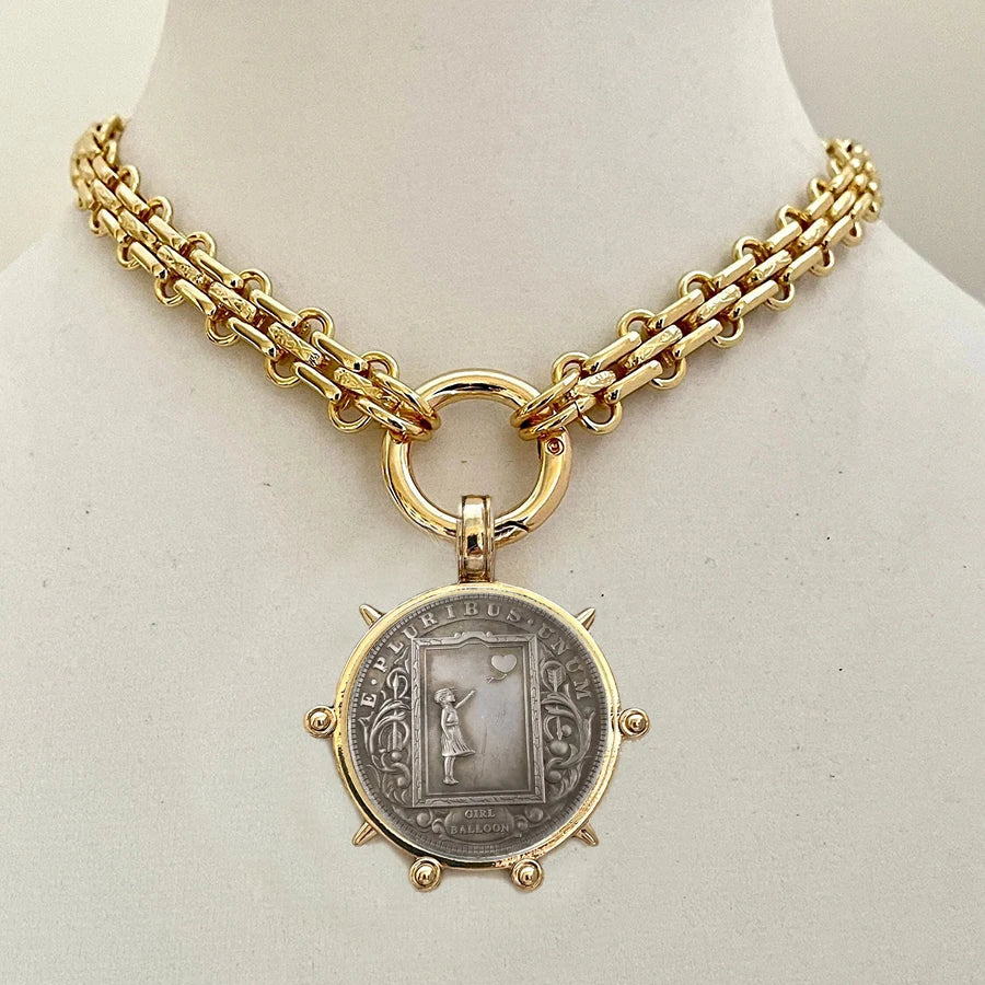 Hyperbole Gothic Cuban Chunky Necklace for Women Vintage Queen Coin Pendant Necklace Statement Hip hop Jewelry