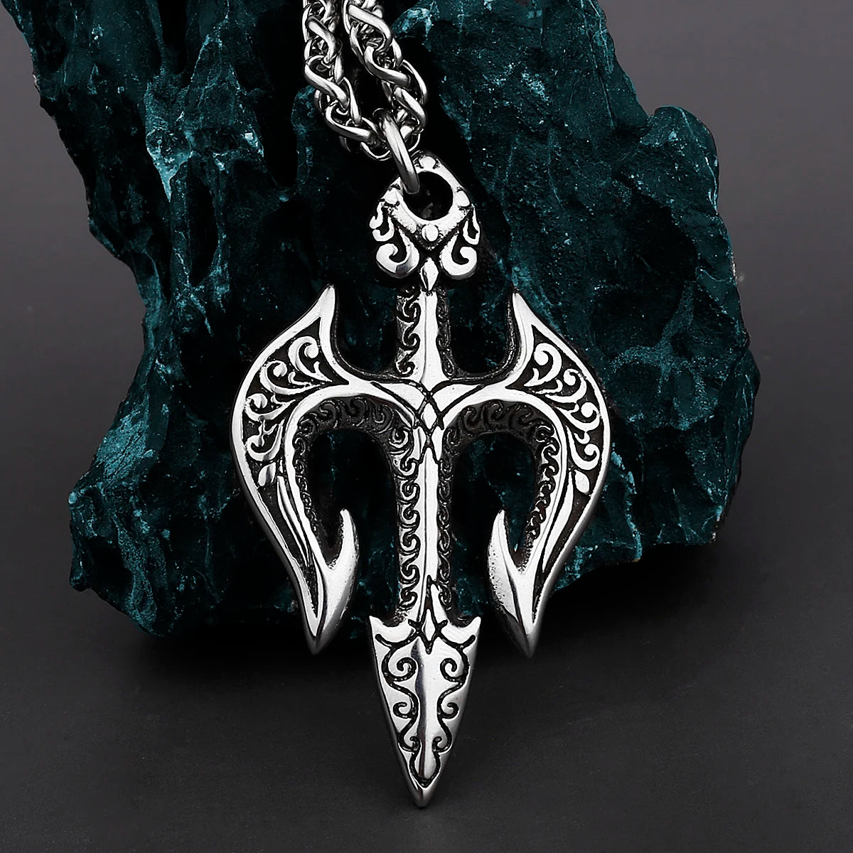 Retro Personality Poseidon Trident Stainless Steel Pendant Unisex Creative Temperament Pendant Necklace Accessories Wholesale