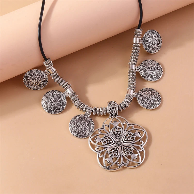 Ethnic Tibetan Silver Alloy Flower Pendant Necklace for Women Girls Party Holiday Jewelry Accessories