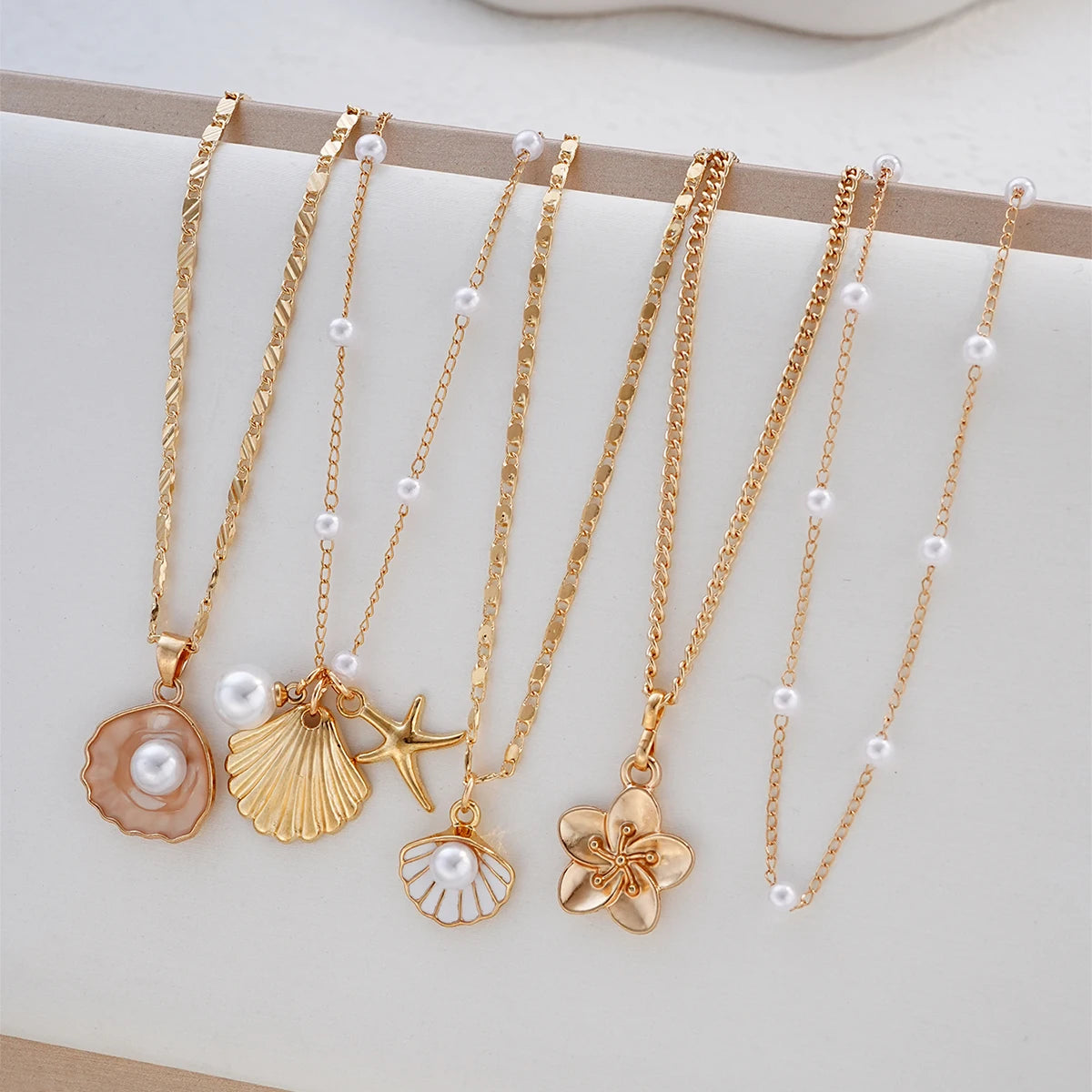 5 Pcs Boho Starfish Shell Pendant Necklace Set For Women Trendy Summer Beach Pearl Flower Necklaces Girls Travel Party Jewelry