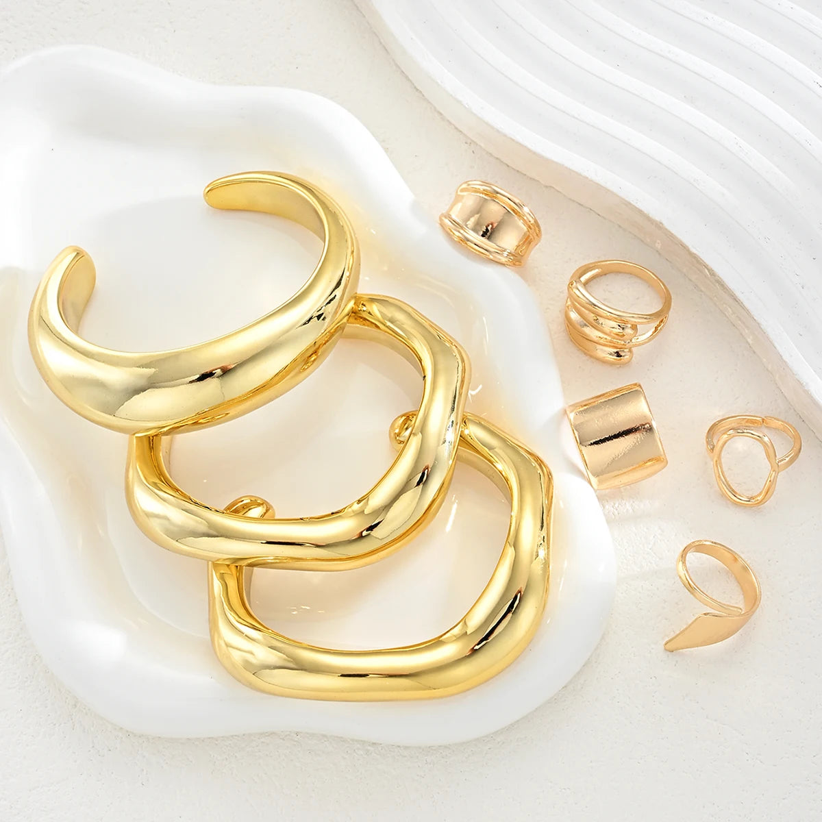 8 Pcs Vintage Chunky Gold Plated Jewelry Set for Women Geometric Stack Bangle Bracelets and Ring Set Statement Jewelry Gift 2026